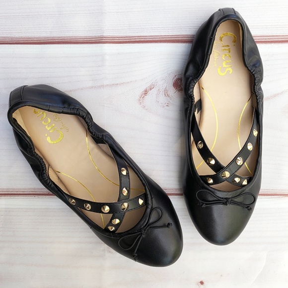 extra wide ballet flats